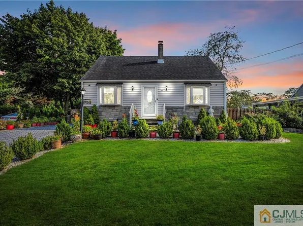 303 Lexington Ave, South Plainfield, NJ 07080