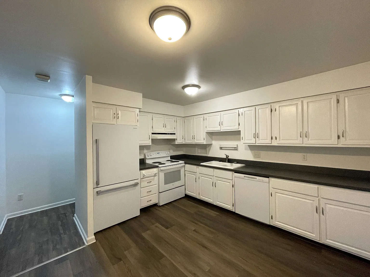 2 bed, 971 sqft, $1,150 — Photo 1