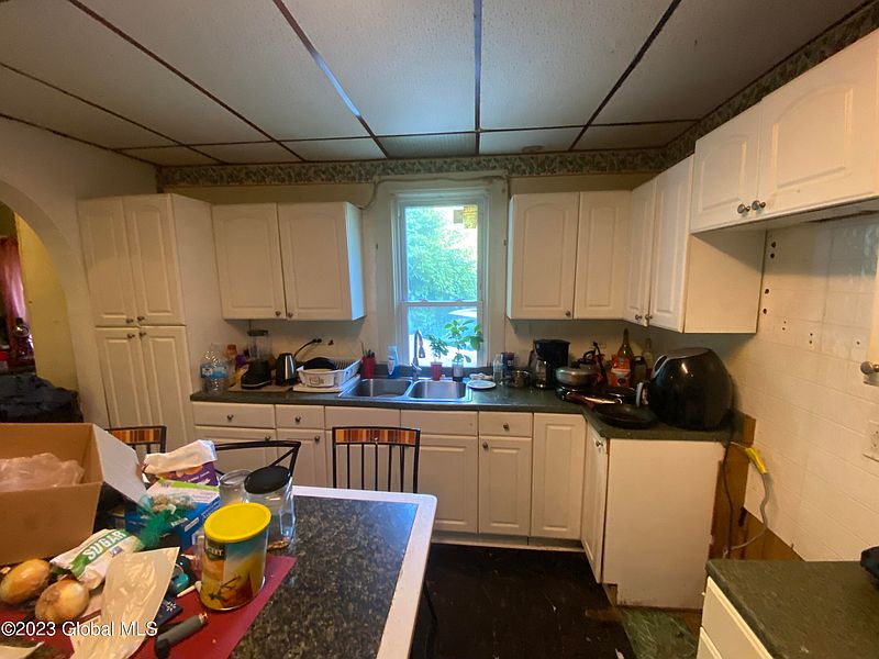 3rd image of 106 Forbes Street