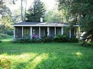 8150 Roepke Ct, Gregory, MI 48137