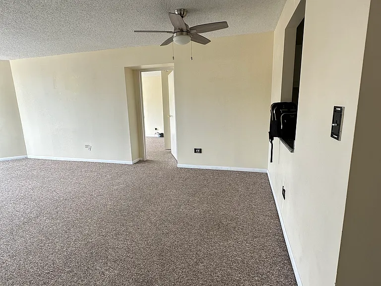 111 W Maple St #1904 — Photo 18