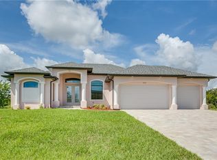 10164 Hallendale Dr, Port Charlotte, FL 33981
