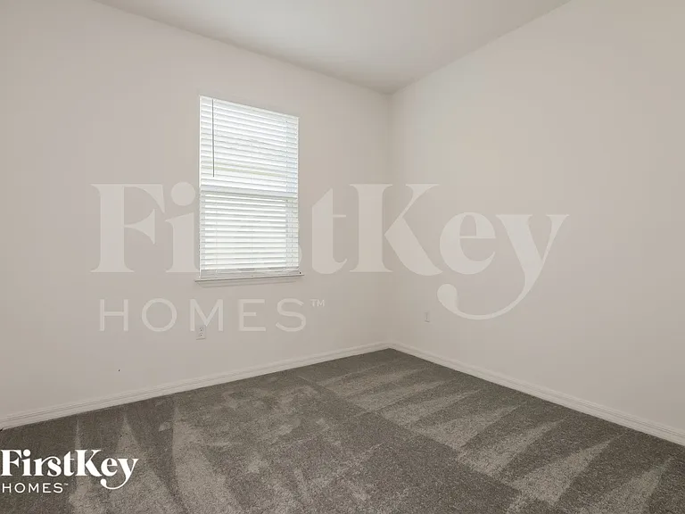 204 Windsor Reserve Dr — Photo 13