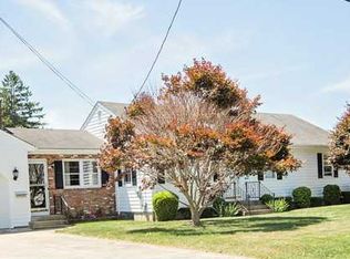 66 Kingswood Rd, Bristol, RI 02809