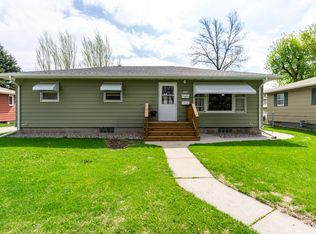 1226 4th Ave NW, East Grand Forks, MN 56721