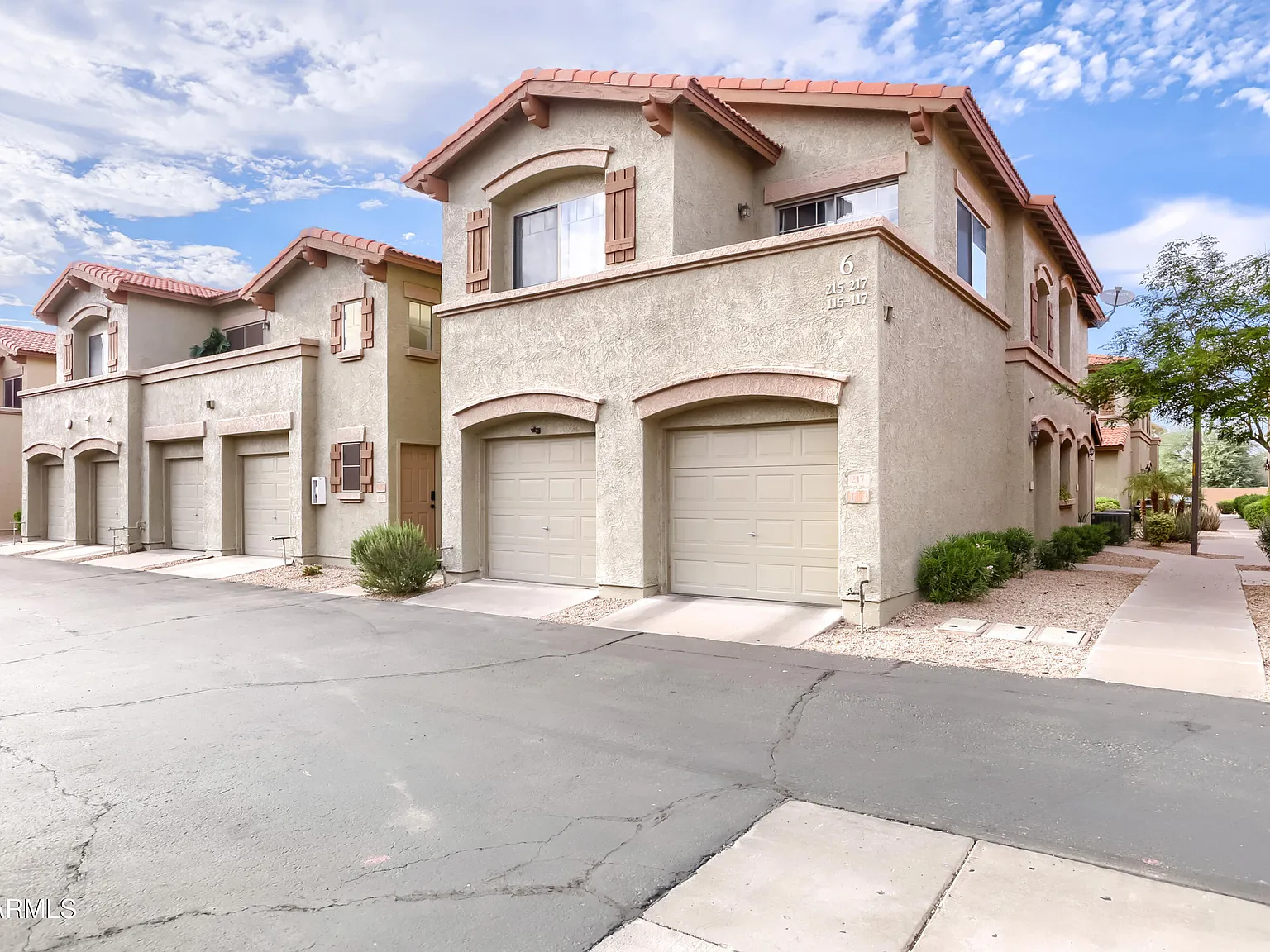 2 bed, 2.0 bath, 941 sqft, $1,800 — Photo 2