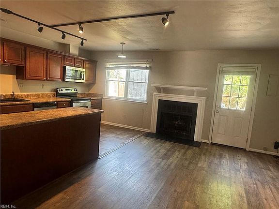 3rd image of 338 Harrier St