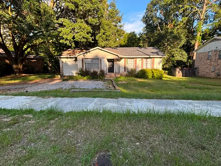 320 Vanderbilt Dr — Photo 44