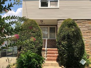 16605 76th Ave, Fresh Meadows, NY 11366
