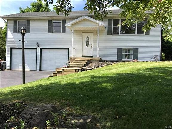 3rd image of 604 Ramblewood Dr