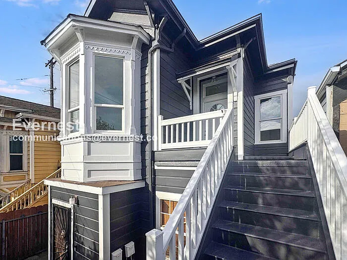 905 Pine St — Photo 2