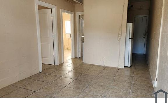 3rd image of 620 20th St APT 4
