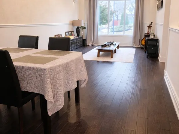 122 Lowe Blvd, Newmarket, ON L3Y 5T2