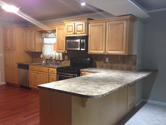 2nd image of 912 S 13th St