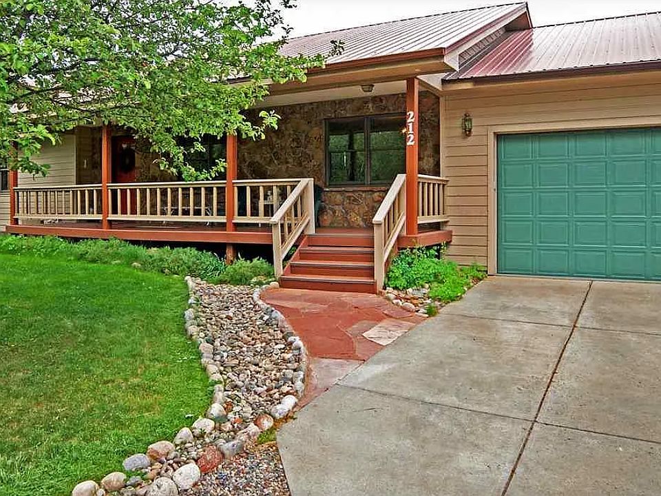 1st image of 212 Hillcrest Dr