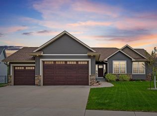 6320 Prairie Rose Cir SW, Cedar Rapids, IA 52404