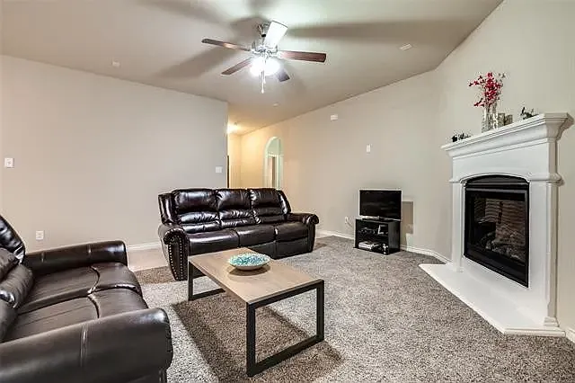 800 Laredo Ct — Photo 12