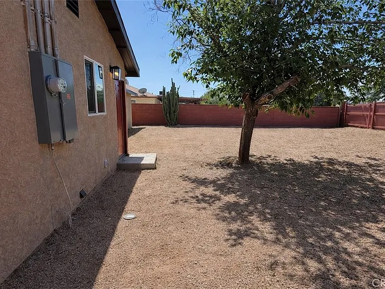 38527 Pond Ave — Photo 16