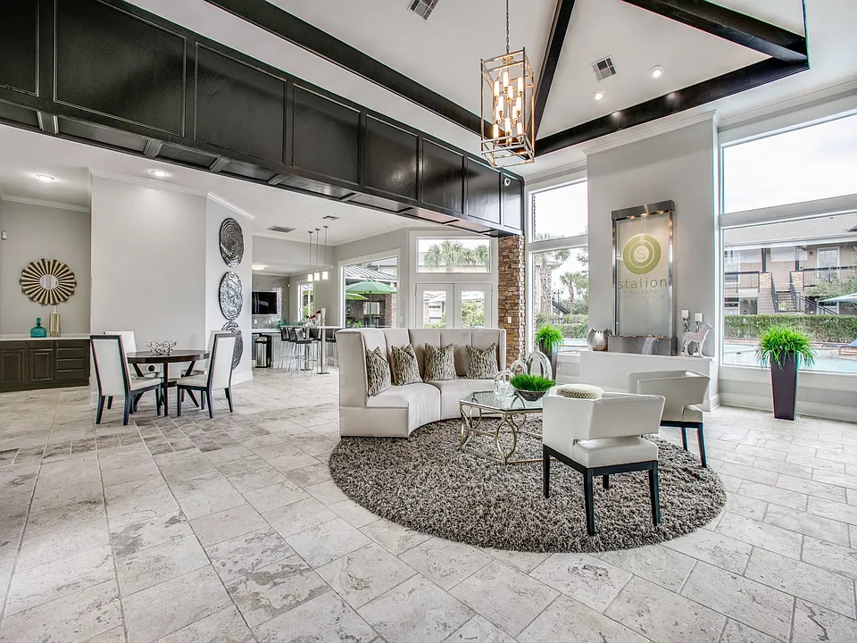 Westmount at Mason Creek apartments community photo