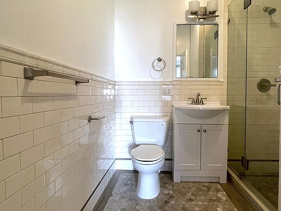 5th image of 1700 Broadway APT 201