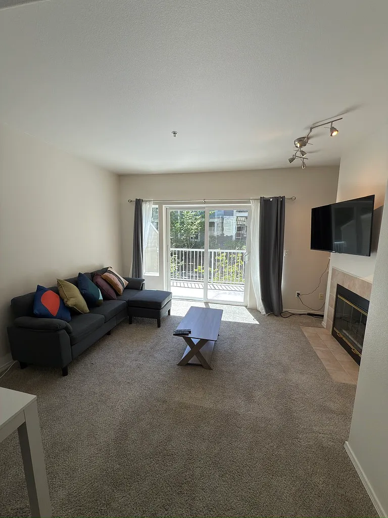 Building Photo - 14174 SW Barrows Rd #2