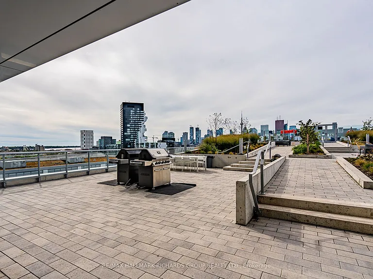 665 Queen St E #401 — Photo 13