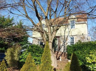 211-11 34th Rd, Flushing, NY 11361