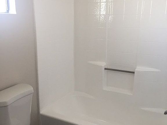 5th image of 11449 Menlo Ave