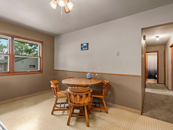 3rd image of 1668 Dieter St