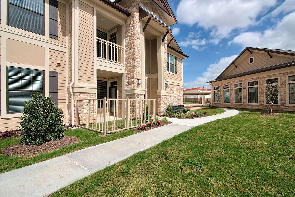 Seville at Clay Crossing — Photo 2