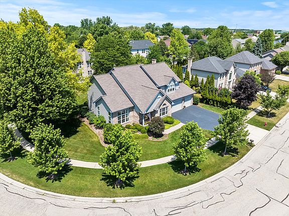 2nd image of 1940 Morningview Dr