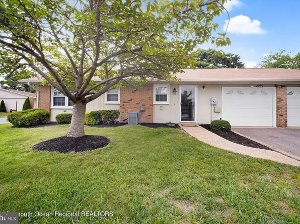 138 Buckingham Dr, Manchester, NJ 08759