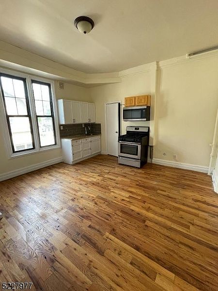 1st image of 164 N Day St #1L