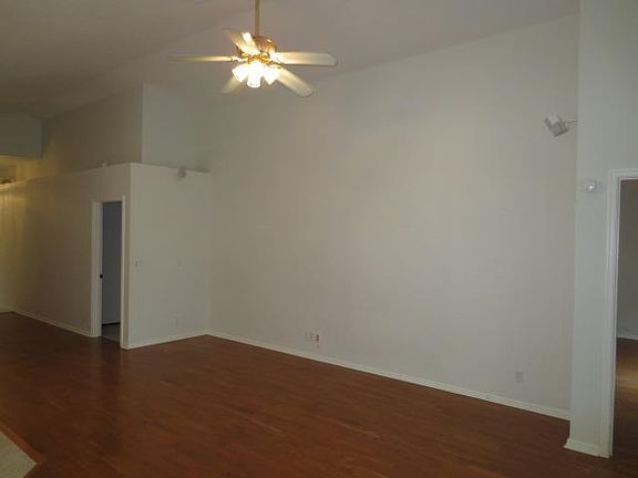 4th image of 217 E Saratoga Boulevard