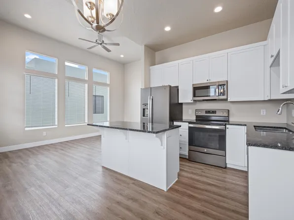 108 Black Rock Rd, Hurricane, UT 84737