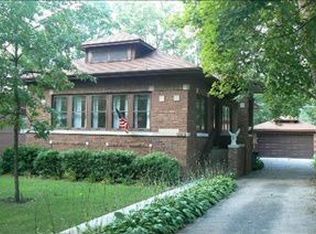 1716 W Griffin Pl, Chicago, IL 60643