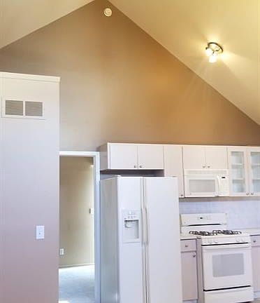 5th image of 5631 Fox Hill Dr #23