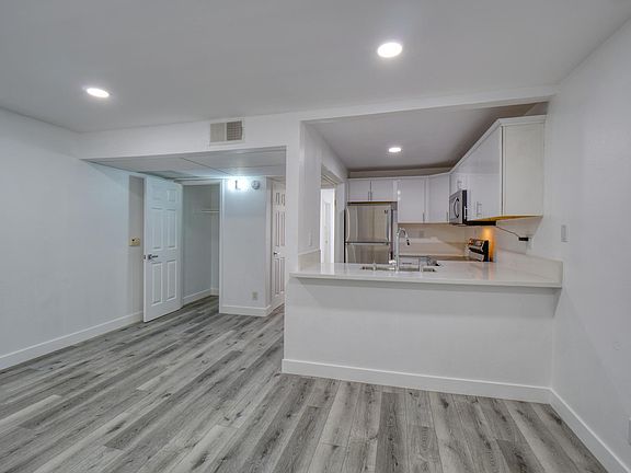 2nd image of 301 N Alvarado St #304fb7aaf