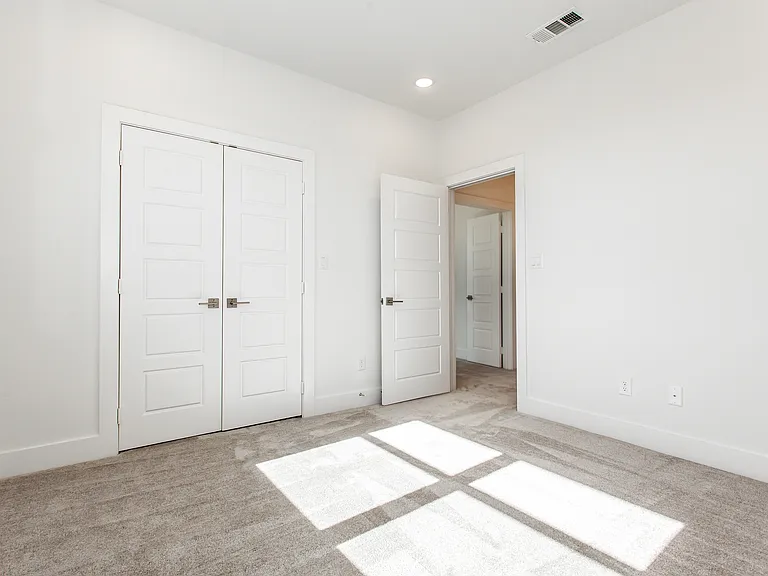 917 Protea St — Photo 43