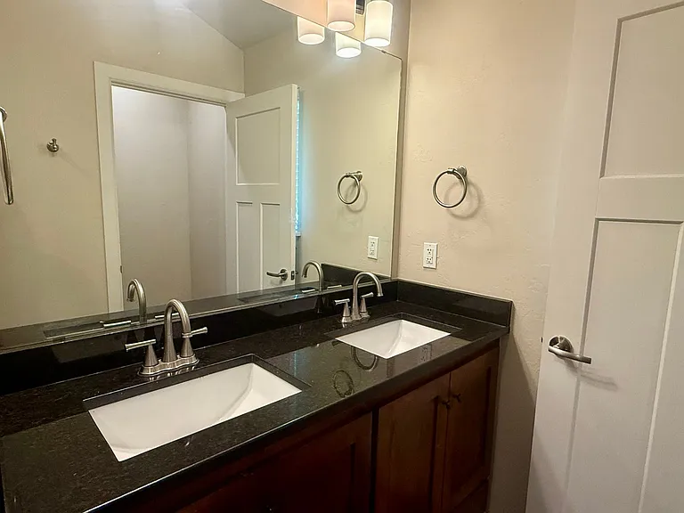 6521 Bent Wood Villas Dr #B — Photo 8