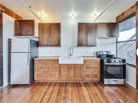 2nd image of 2889 Ford St APT 10