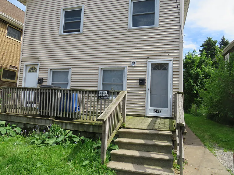 1423-25 Atkins St #1 — Photo 1