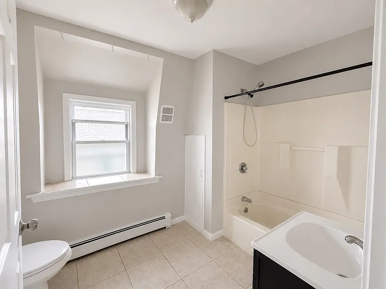 45 Carleton St #2 — Photo 17
