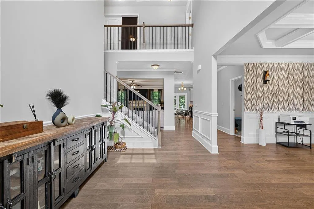 4 bed, 3.0 bath, 3188 sqft, $3,300 — Photo 3