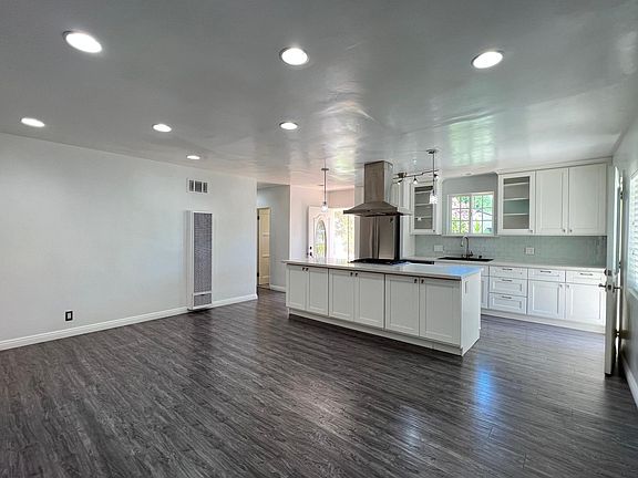3rd image of 327 N Foxdale Ave