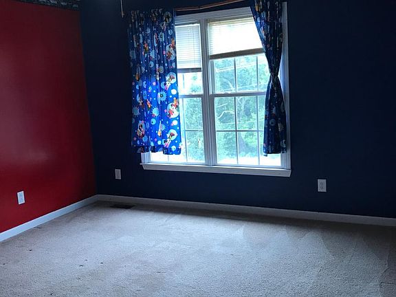4th image of 104 Laurel Cyn