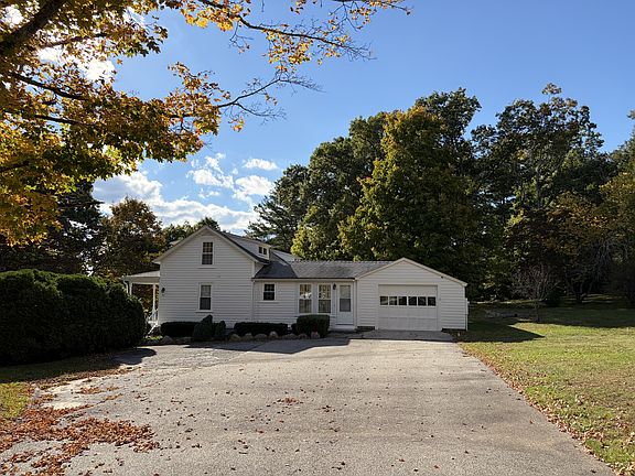 3rd image of 37 Ryefield Rd