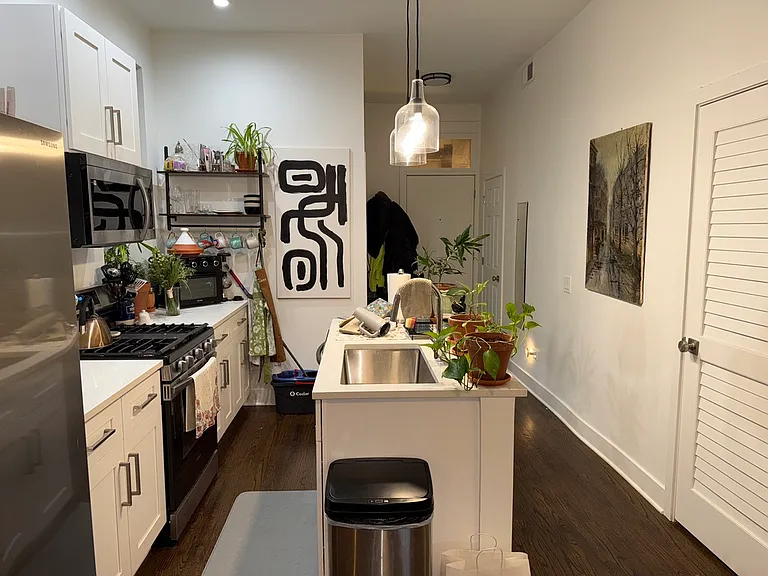 1114 N Wolcott Ave #1R — Photo 15