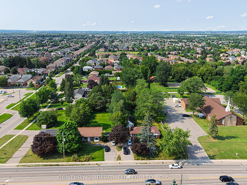 1st image of 1906 Rossland Rd E