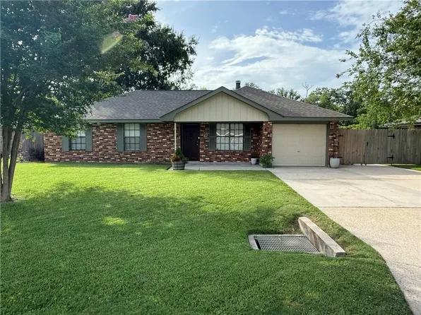 58 River Park Dr, Hahnville, LA 70057